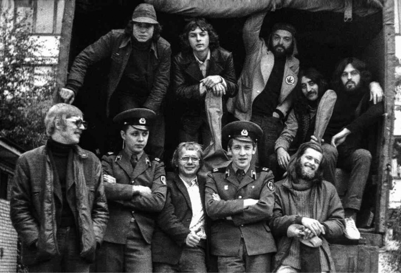 Иллюстрация к книге — Майк Науменко. Бегство из зоопарка [i_046.jpg]