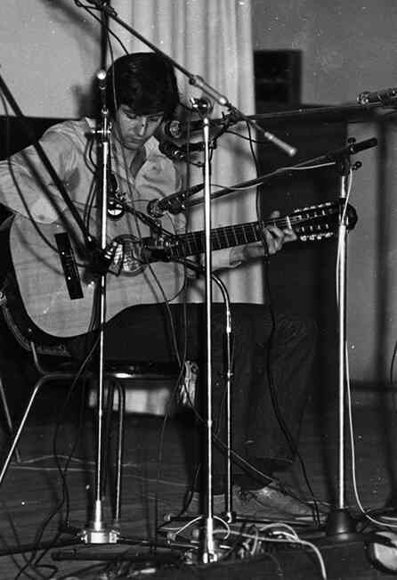 Иллюстрация к книге — Майк Науменко. Бегство из зоопарка [i_064.jpg]