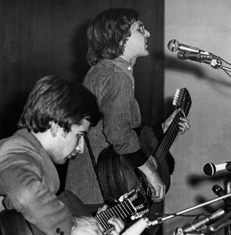 Иллюстрация к книге — Майк Науменко. Бегство из зоопарка [i_067.jpg]