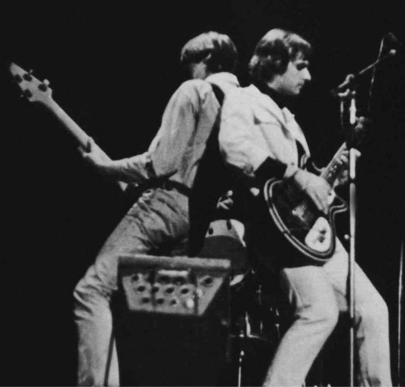 Иллюстрация к книге — Майк Науменко. Бегство из зоопарка [i_086.jpg]