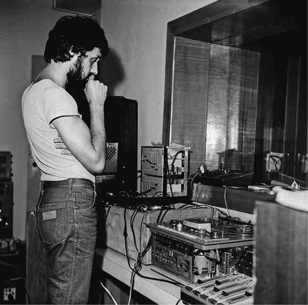 Иллюстрация к книге — Майк Науменко. Бегство из зоопарка [i_100.jpg]