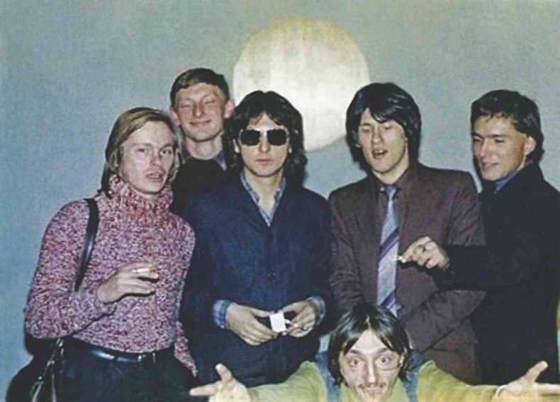 Иллюстрация к книге — Майк Науменко. Бегство из зоопарка [i_112.jpg]