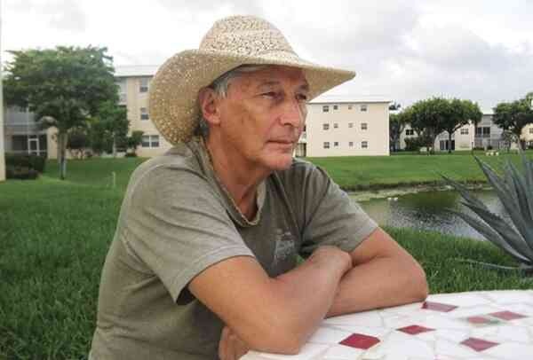 Иллюстрация к книге — Майк Науменко. Бегство из зоопарка [i_114.jpg]