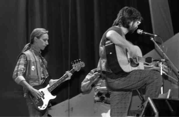 Иллюстрация к книге — Майк Науменко. Бегство из зоопарка [i_183.jpg]