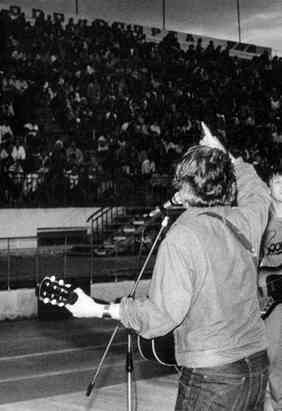 Иллюстрация к книге — Майк Науменко. Бегство из зоопарка [i_190.jpg]