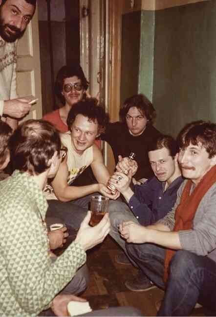 Иллюстрация к книге — Майк Науменко. Бегство из зоопарка [i_198.jpg]