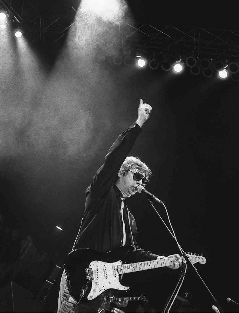 Иллюстрация к книге — Майк Науменко. Бегство из зоопарка [i_202.jpg]