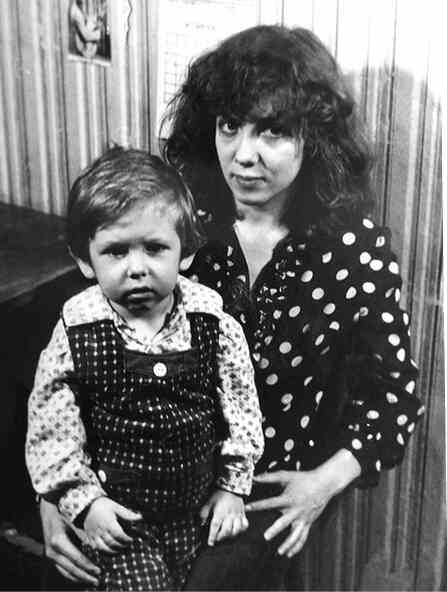 Иллюстрация к книге — Майк Науменко. Бегство из зоопарка [i_205.jpg]