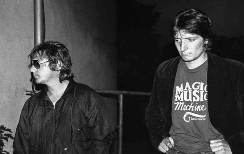 Иллюстрация к книге — Майк Науменко. Бегство из зоопарка [i_213.jpg]