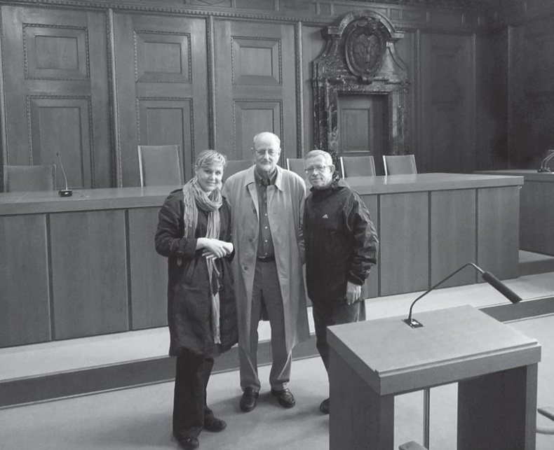 Иллюстрация к книге — Дети Третьего рейха [img75895baadca14855a0cdec4bc5c2591c.jpg]