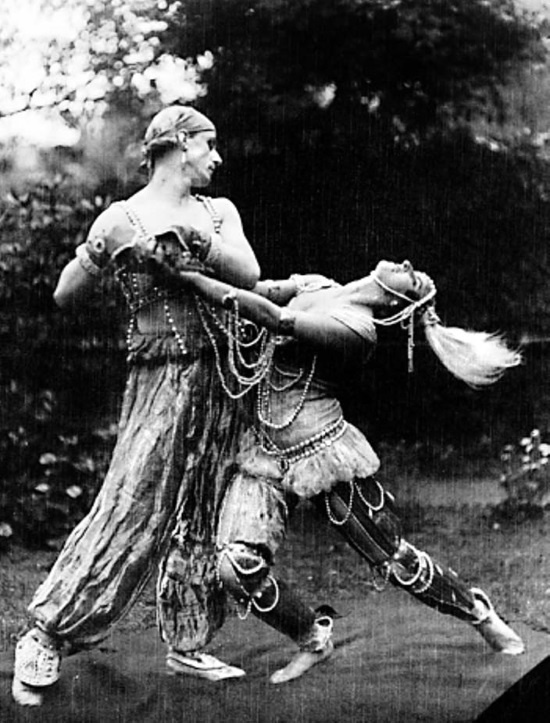 Иллюстрация к книге — История балета. Ангелы Аполлона [i_038.jpg]