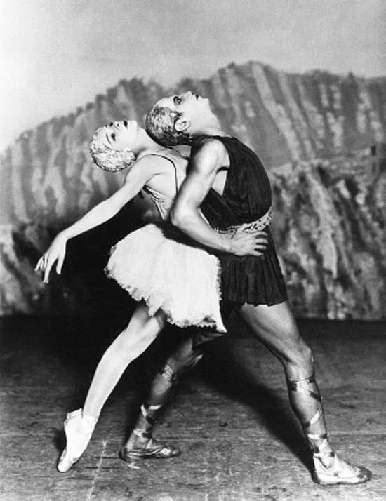 Иллюстрация к книге — История балета. Ангелы Аполлона [i_040.jpg]