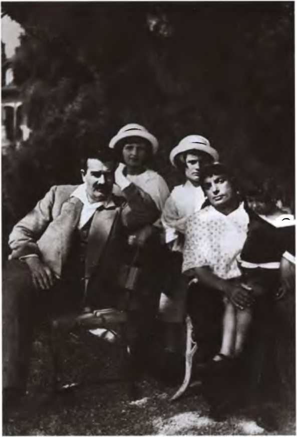 Иллюстрация к книге — Айн Рэнд [i_009.jpg]