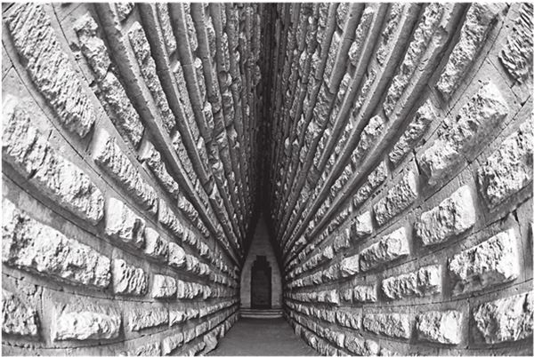 Иллюстрация к книге — Исчезнувшие цивилизации. Взаимосвязь культур и парадоксы истории [i_094.jpg]