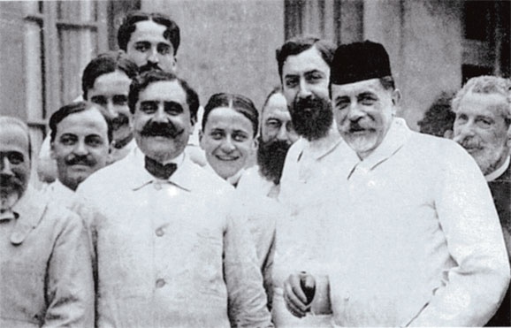 Иллюстрация к книге — Портрет мужчины в красном [i_038.jpg]