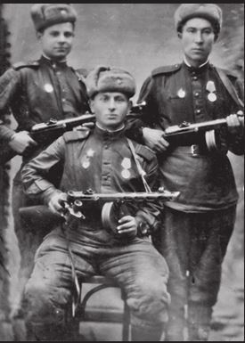 Иллюстрация к книге — Собибор. Взгляд по обе стороны колючей проволоки [i_012.jpg]