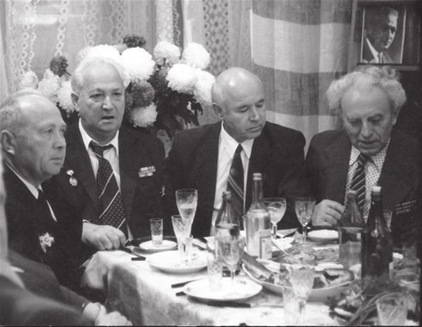 Иллюстрация к книге — Собибор. Взгляд по обе стороны колючей проволоки [i_022.jpg]