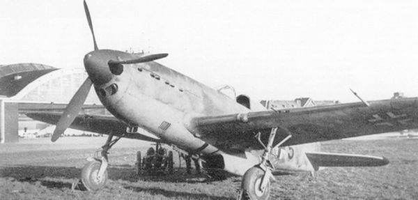 Иллюстрация к книге — Французские истребители Второй Мировой [i_100.jpg]