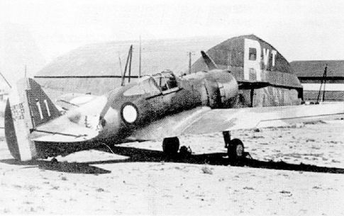 Иллюстрация к книге — Французские истребители Второй Мировой [i_111.jpg]