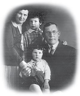 Иллюстрация к книге — Все приключения Элли и Тотошки. Волшебник Изумрудного города. Урфин Джюс и его деревянные солдаты. Семь подземных королей [i_013.jpg]