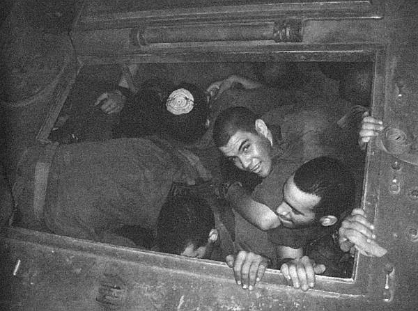 Иллюстрация к книге — Собачья служба. Истории израильского военного кинолога [i_007.jpg]