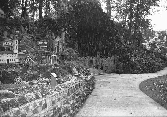 Иллюстрация к книге — Как я год жила по Библии [i_087.jpg]