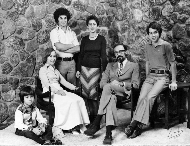 Иллюстрация к книге — Как я стал собой. Воспоминания [i_012.jpg]