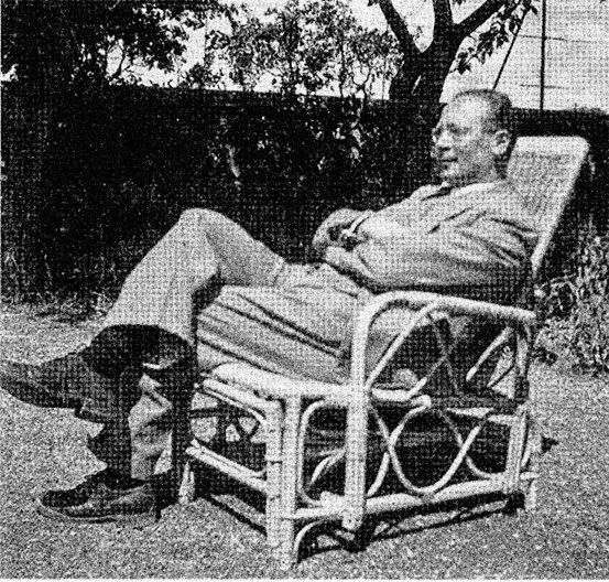 Иллюстрация к книге — Восточно-западная улица. Происхождение терминов ГЕНОЦИД и ПРЕСТУПЛЕНИЕ ПРОТИВ ЧЕЛОВЕЧЕСТВА [i_020.jpg]