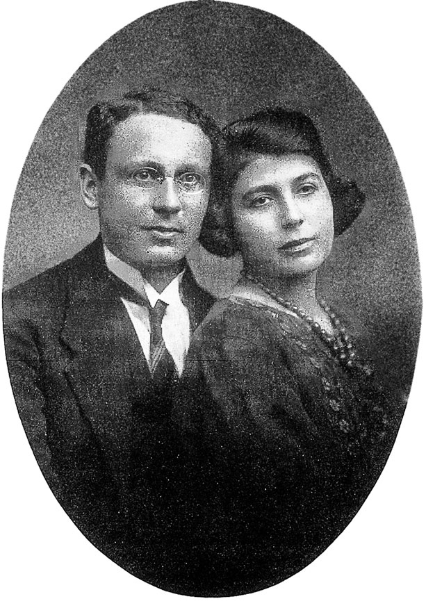 Иллюстрация к книге — Восточно-западная улица. Происхождение терминов ГЕНОЦИД и ПРЕСТУПЛЕНИЕ ПРОТИВ ЧЕЛОВЕЧЕСТВА [i_024.jpg]