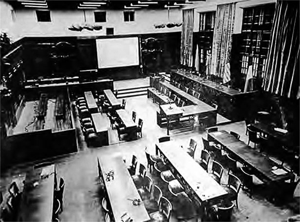 Иллюстрация к книге — Восточно-западная улица. Происхождение терминов ГЕНОЦИД и ПРЕСТУПЛЕНИЕ ПРОТИВ ЧЕЛОВЕЧЕСТВА [i_059.jpg]