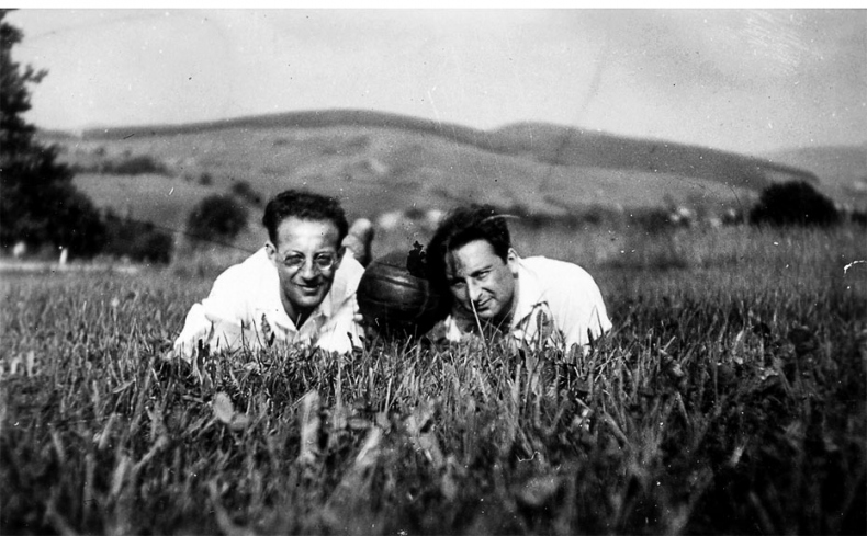 Иллюстрация к книге — Восточно-западная улица. Происхождение терминов ГЕНОЦИД и ПРЕСТУПЛЕНИЕ ПРОТИВ ЧЕЛОВЕЧЕСТВА [i_067.jpg]