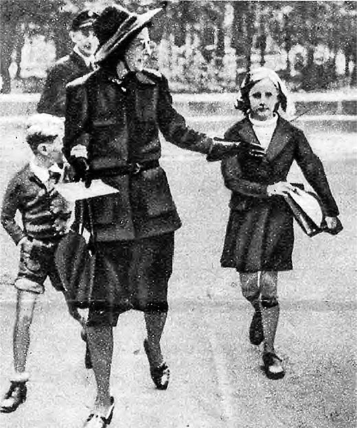 Иллюстрация к книге — Восточно-западная улица. Происхождение терминов ГЕНОЦИД и ПРЕСТУПЛЕНИЕ ПРОТИВ ЧЕЛОВЕЧЕСТВА [i_072.jpg]