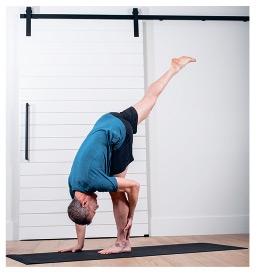 Иллюстрация к книге — Силовая йога. Энергия. Концентрация. Баланс [i_211.jpg]