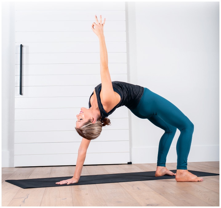 Иллюстрация к книге — Силовая йога. Энергия. Концентрация. Баланс [i_228.jpg]