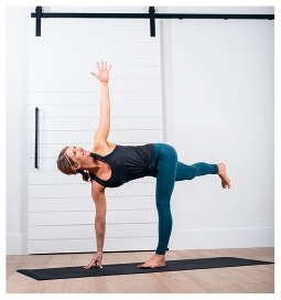 Иллюстрация к книге — Силовая йога. Энергия. Концентрация. Баланс [i_646.jpg]