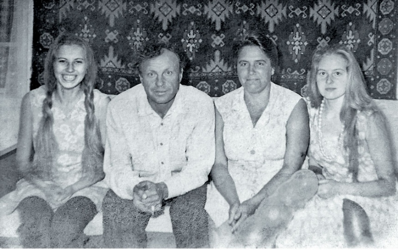 Иллюстрация к книге — Люблю [i_001.jpg]