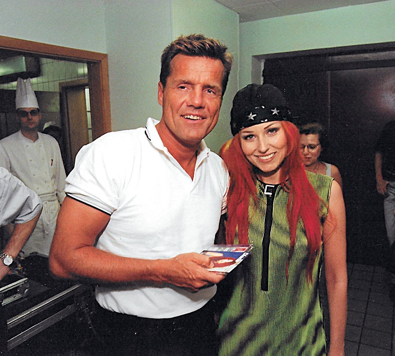 Иллюстрация к книге — Люблю [i_025.jpg]