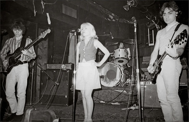 Иллюстрация к книге — Сердце из стекла. Откровения солистки Blondie [i_036.jpg]