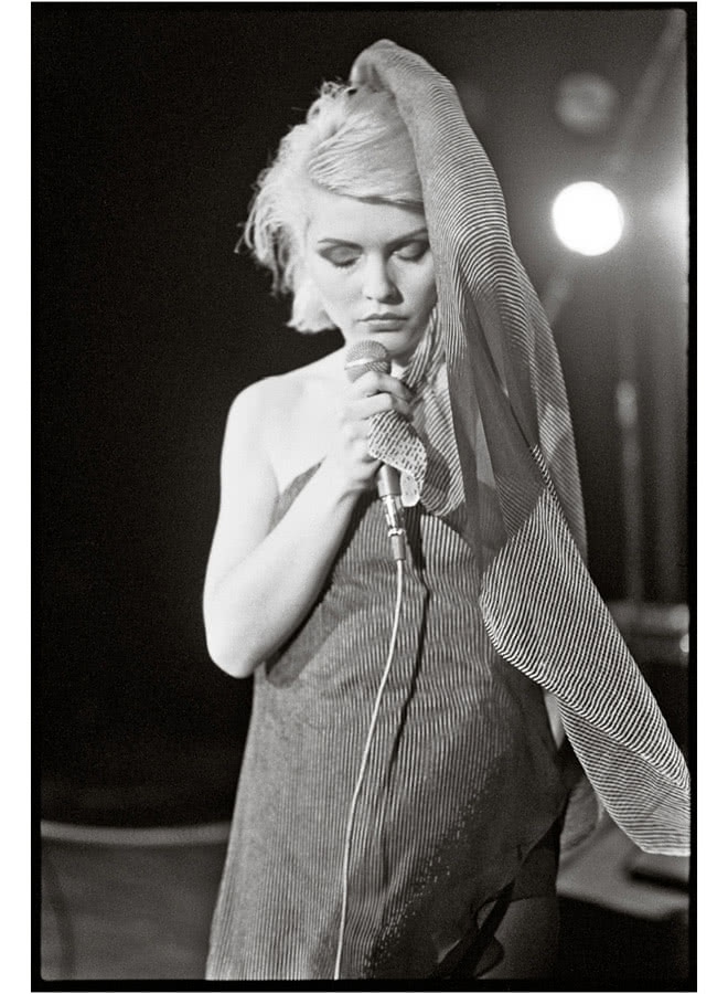 Иллюстрация к книге — Сердце из стекла. Откровения солистки Blondie [i_056.jpg]