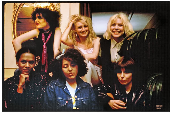 Иллюстрация к книге — Сердце из стекла. Откровения солистки Blondie [i_057.jpg]