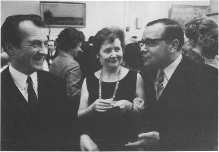 Иллюстрация к книге — Без протокола: невыдуманные истории рассказывают дипломат Александр Богомолов и разведчик Георгий Санников [i_017.jpg]