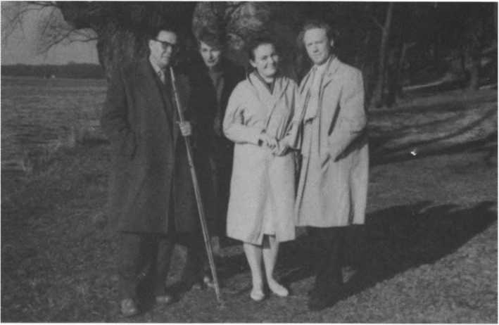 Иллюстрация к книге — Без протокола: невыдуманные истории рассказывают дипломат Александр Богомолов и разведчик Георгий Санников [i_043.jpg]