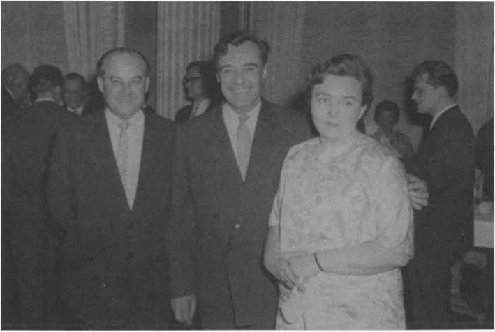 Иллюстрация к книге — Без протокола: невыдуманные истории рассказывают дипломат Александр Богомолов и разведчик Георгий Санников [i_044.jpg]