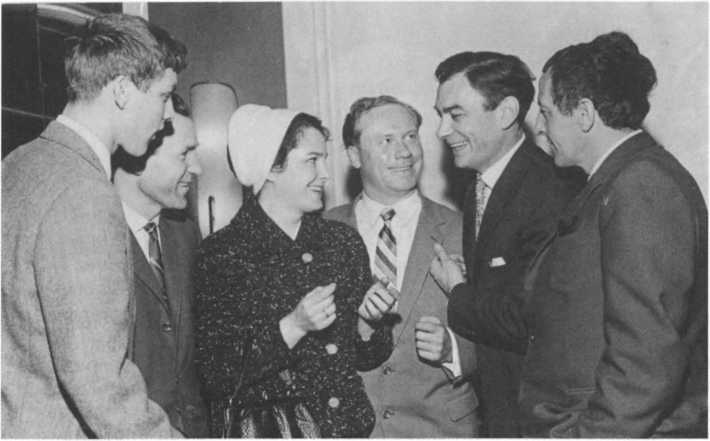 Иллюстрация к книге — Без протокола: невыдуманные истории рассказывают дипломат Александр Богомолов и разведчик Георгий Санников [i_048.jpg]