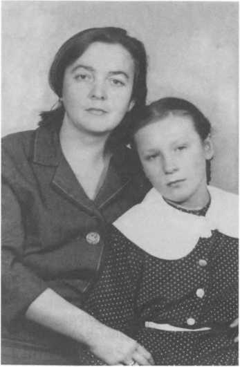 Иллюстрация к книге — Без протокола: невыдуманные истории рассказывают дипломат Александр Богомолов и разведчик Георгий Санников [i_052.jpg]