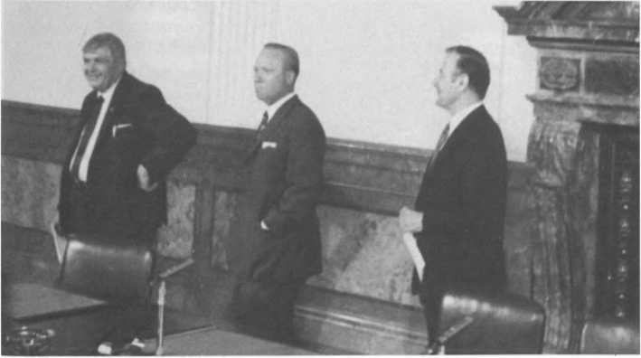 Иллюстрация к книге — Без протокола: невыдуманные истории рассказывают дипломат Александр Богомолов и разведчик Георгий Санников [i_066.jpg]