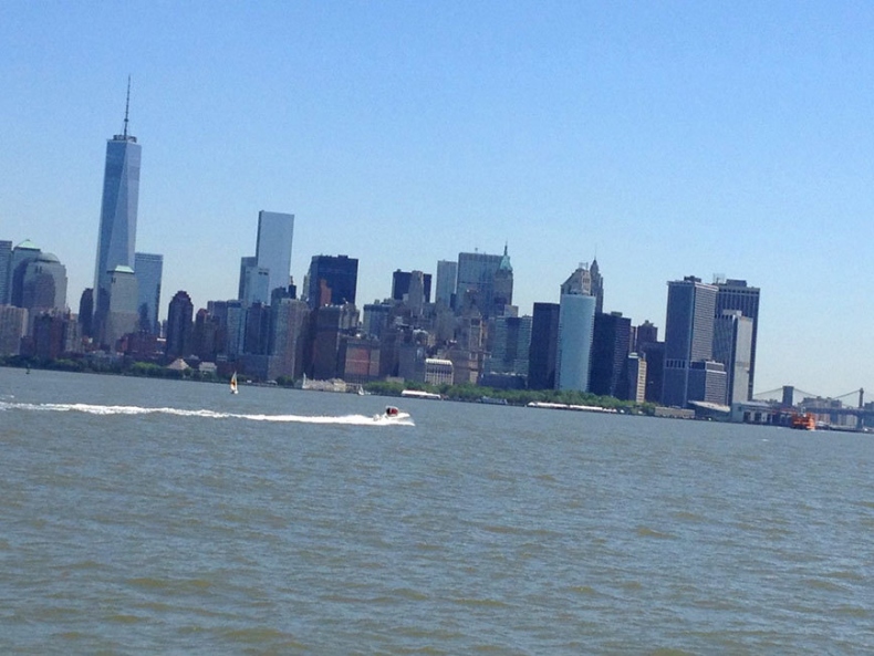 Иллюстрация к книге — Четверть века в Америке. Записки корреспондента ТАСС [i_018.jpg]