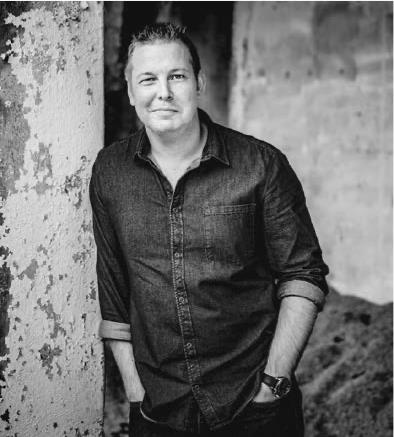 Иллюстрация к книге — Тревожные люди [i_001.jpg]