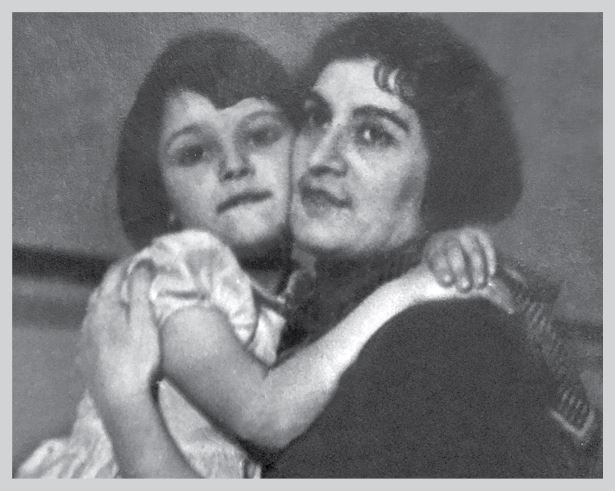 Иллюстрация к книге — Двор на Поварской [i_026.jpg]