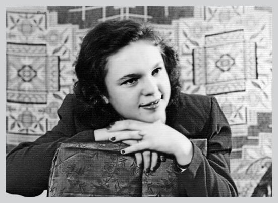 Иллюстрация к книге — Двор на Поварской [i_047.jpg]